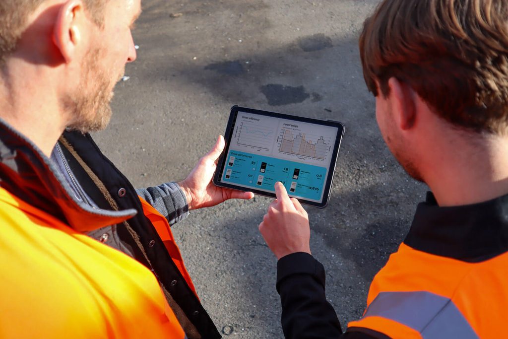 Zenobē software being used